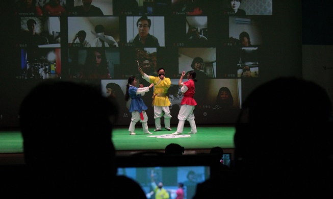 Le Taekkyeon déploie ses ailes au Festival Harang de Yongin