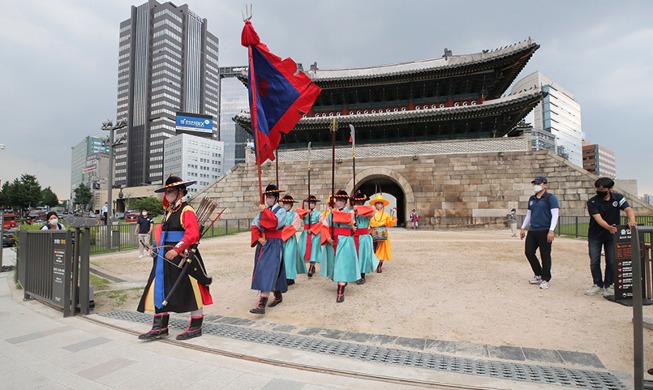 Image du jour : Réouverture de la porte arrière de la porte Sungnyemun