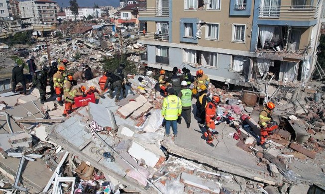 Séisme en Turquie : l'équipe de secours sud-coréenne sauve trois survivants supplémentaires