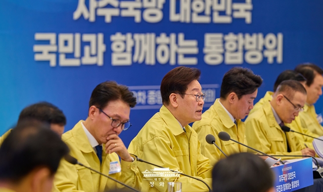Le président Lee Jae Myung souligne l'importance de l’autonomie en matière de défense