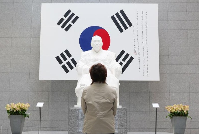 Statue de Kim Koo