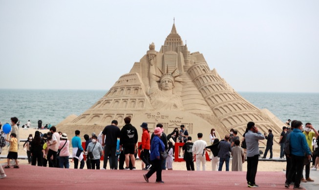 Super château de sable à la plage de Haeundae à Busan