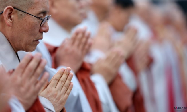 La célébration de l’anniversaire de Bouddha et le festival des Lanternes de Lotus : un événement culturel et religieux, symbole de paix et de tolérance