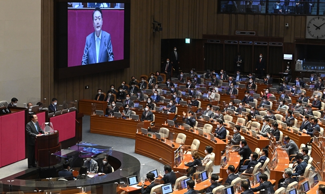 Le président Yoon exhorte à réformer les retraites, le travail et l'éducation