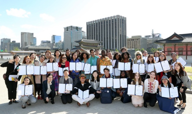 3 432 personnes de 105 pays sélectionnées comme journalistes honoraires de Korea.net cette année