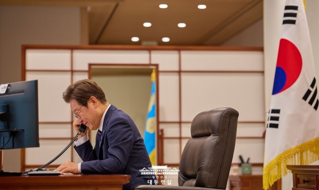 Le président Lee Jae Myung s’entretient avec les dirigeants émirati et néo-zélandais