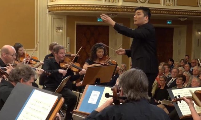 Yoon Hankyeol devient le premier Sud-Coréen à remporter le Young Conductor Award du Festival de Salzbourg