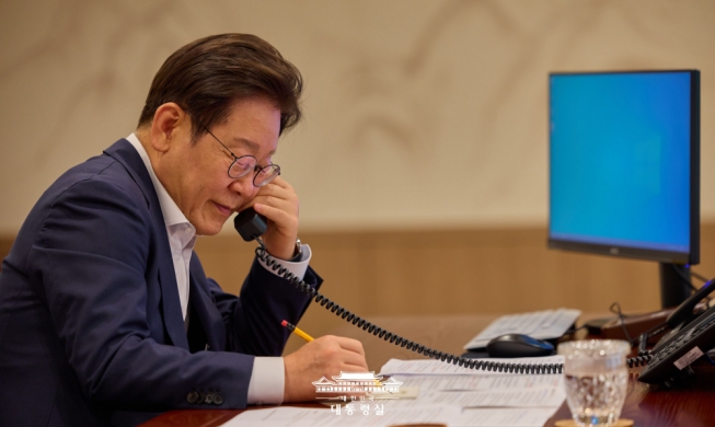 Prises de contact diplomatiques : Lee Jae Myung s’entretient avec les dirigeants kazakh et suédois