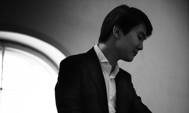 Seong-Jin Cho nommé pianiste préféré du monde entier dans un sondage