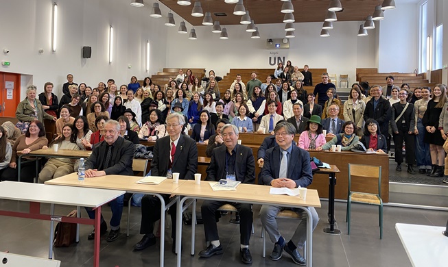 Une délégation de la Société des Poètes sud-coréens vient rencontrer les étudiants en langue coréenne de l’Université Aix-Marseille