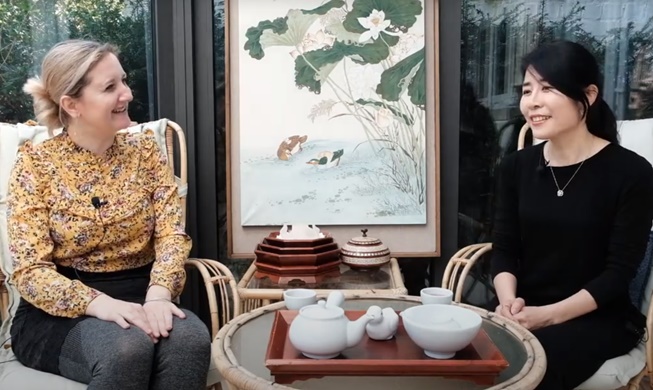 Vidéo : Annie rencontre KIM HEEJIN - Artiste de Minhwa & Directrice du KOCEABE