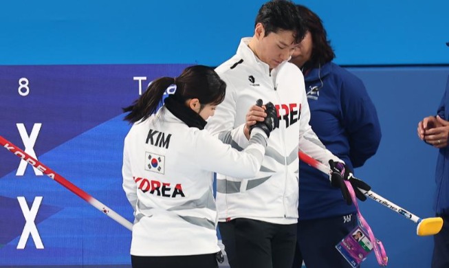 Curling : deux victoires et deux défaites pour le couple Seong Jihoon-Kim Kyeongae