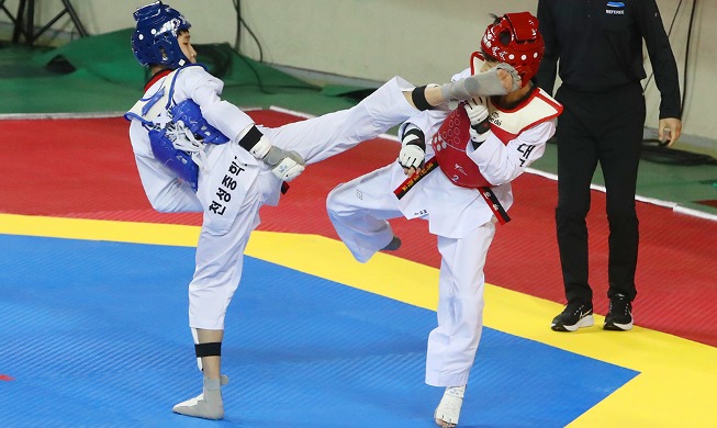 Le tournoi de taekwondo débute pour marquer le Mouvement pour la démocratie du 28 février