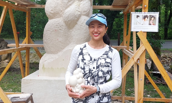 La Corée immortalisée en Charente-Maritime par la sculptrice Lee Jina