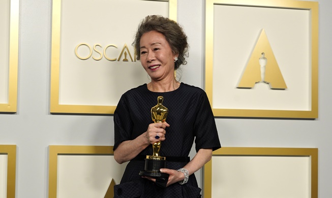 Oscars 2021 : Youn Yuh-jung remporte l'Oscar du meilleur second rôle féminin pour « Minari »