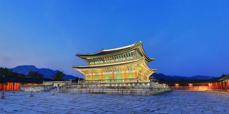 La « Visite au clair de lune du palais Gyeongbukgung » aura lieu du 1er avril au 29 mai. 