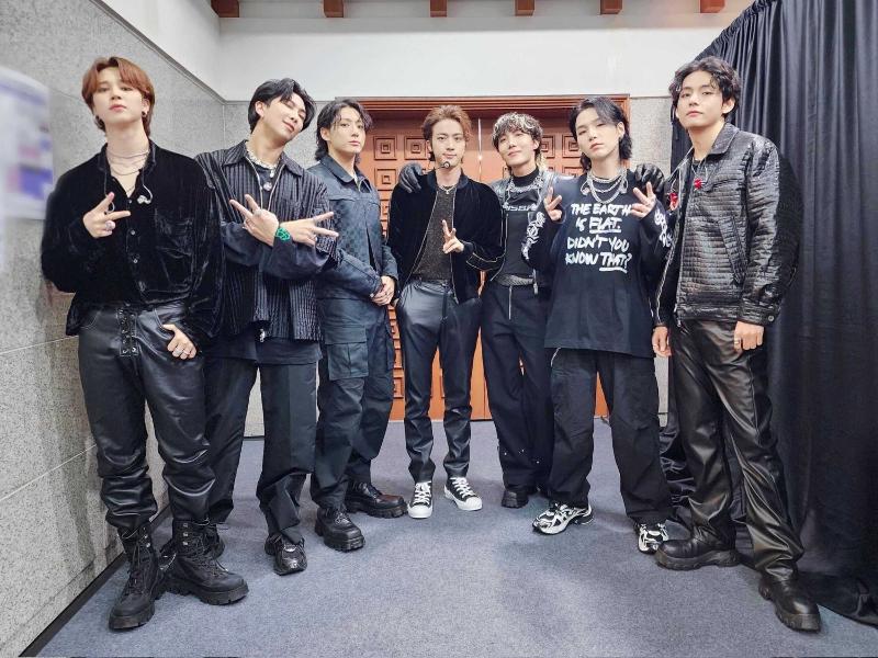 BTS a donné le concert « Yet To Come in Busan », qui vise à soutenir la candidature de la ville à l'organisation de l'Exposition universelle de 2030, à l'Asiad Main Stadium à Busan, le 15 octobre 2022. ⓒ Compte Twitter de BTS 