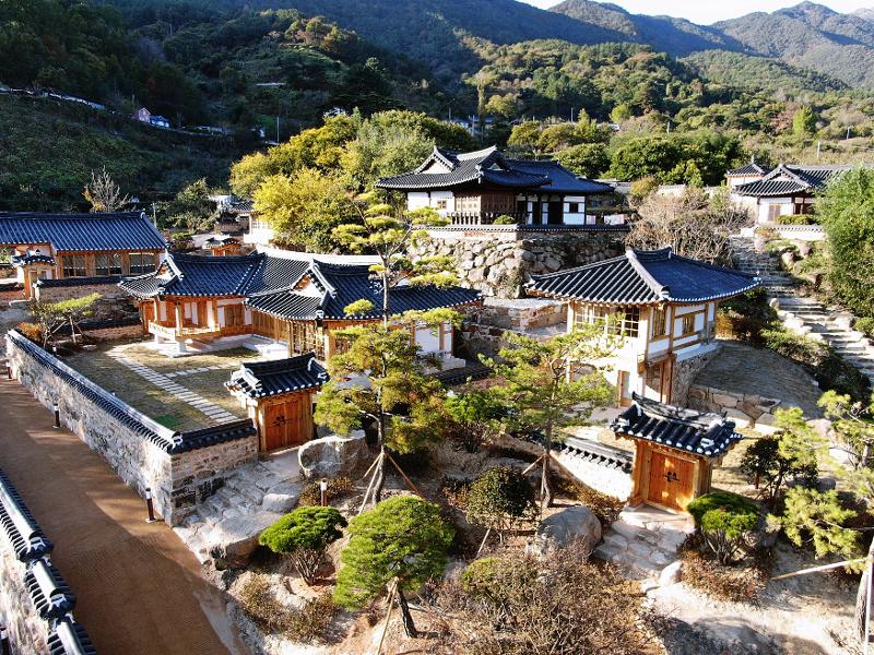 complexe d’hébergements en hanok