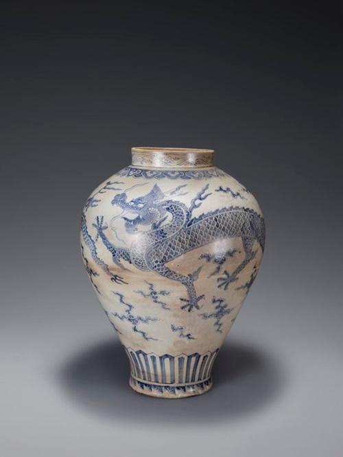 « Bouteille en porcelaine blanche à motif de nuage et de dragon en bleu cobalt sous glaçure »