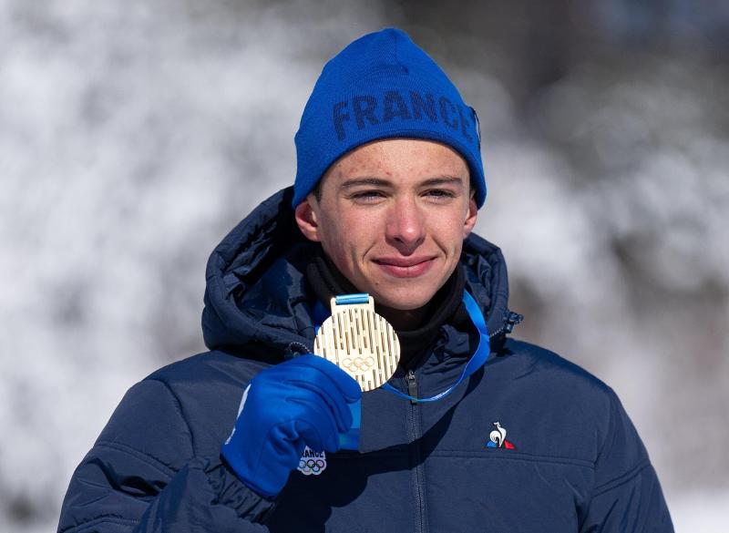 Le Français Antonin Guy a fini vainqueur des épreuves de biathlon individuel homme de 12,5 km, relais mixte simple et sprint masculin de 7,5 km, devenant ainsi le premier athlète de la compétition à décrocher trois médailles d’or.