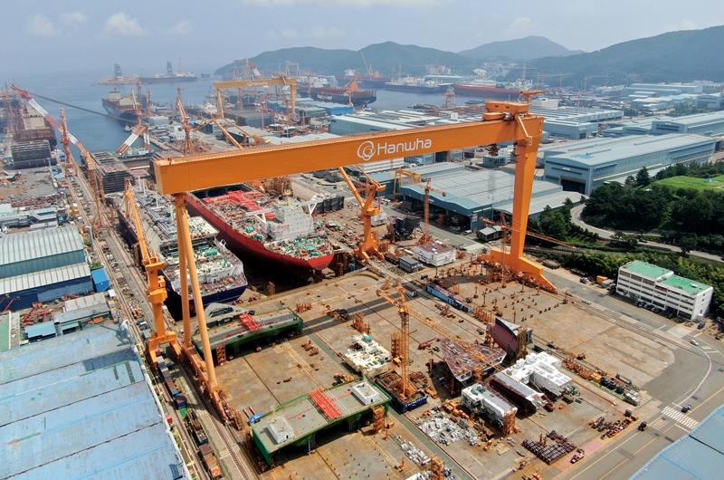 Chantiers navals à Geoje, dans la province du Gyeongsang du Sud. © Hanwha Ocean