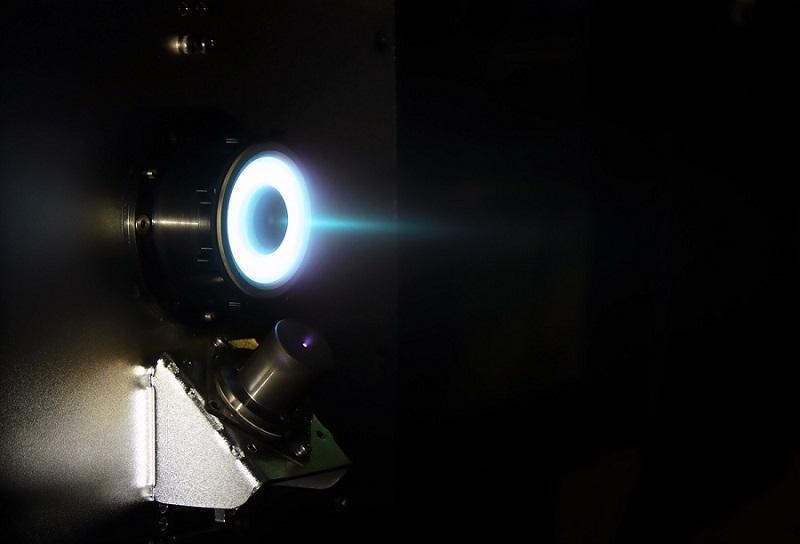 Un propulseur à effet Hall de 150 W utilisé dans la propulsion de petits satellites et développé par le KAIST. © KAIST