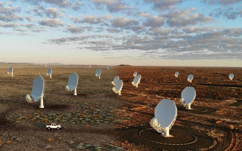 Les paraboles du SKA-Mid, dans la région du Karoo, en Afrique du Sud. © SKAO