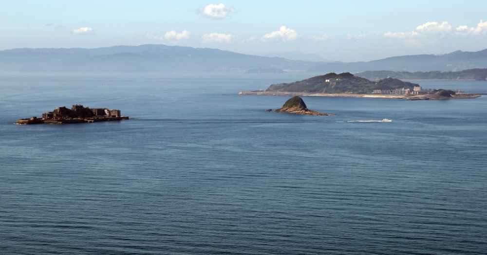 Les îles d’Hashima (à gauche) et de Dakashima, au Japon. © Agence de presse Yonhap