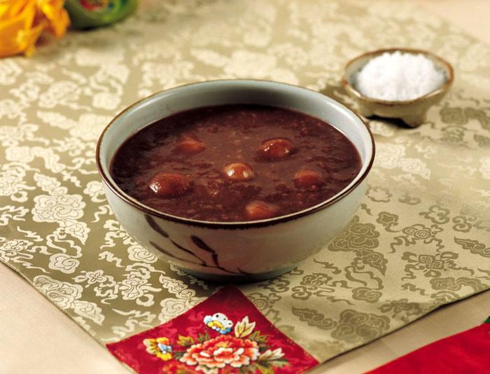 Porridge de haricots rouges, pour le solsciste d’hiver. © Institute of Traditional Korean Food
