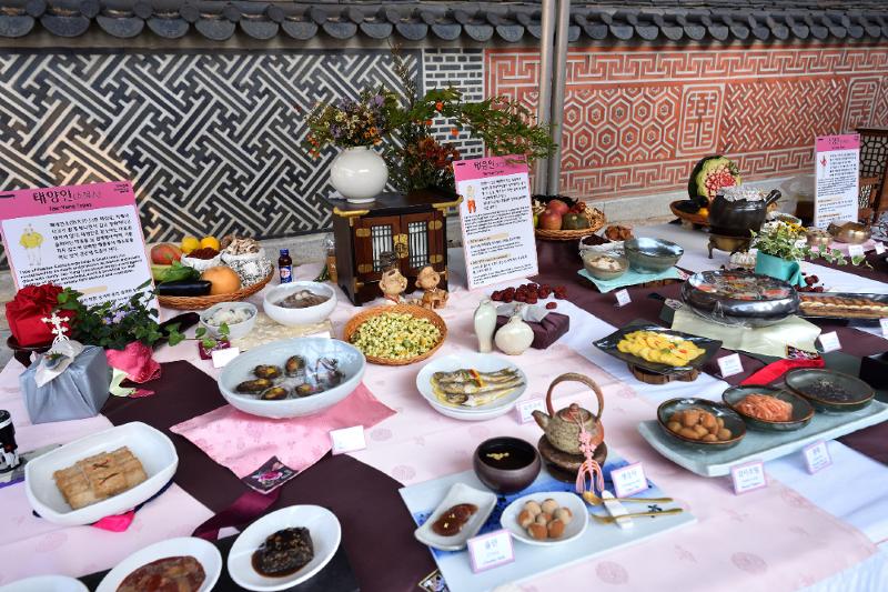 Une exposition sur les aliments bons pour la santé selon sa constitution. © Institute of Traditional Korean Food