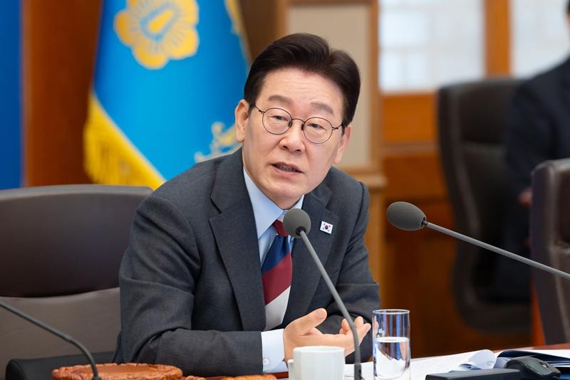 Le pr&eacute;sident Lee Jae Myung lors d&rsquo;une r&eacute;union du Conseil des ministres, au complexe pr&eacute;sidentiel de Cheong Wa Dae, le 5 mars 2026. &copy; Cheong Wa Dae