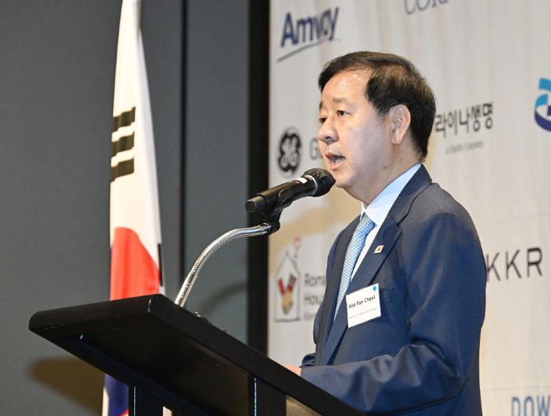 Le ministre de l'Économie et des Finances Koo Yun Cheol s’exprime lors d’une réunion organisée par l’American Chamber of Commerce à Séoul, le 19 août 2026. © Ministère de l'Economie et des Finances