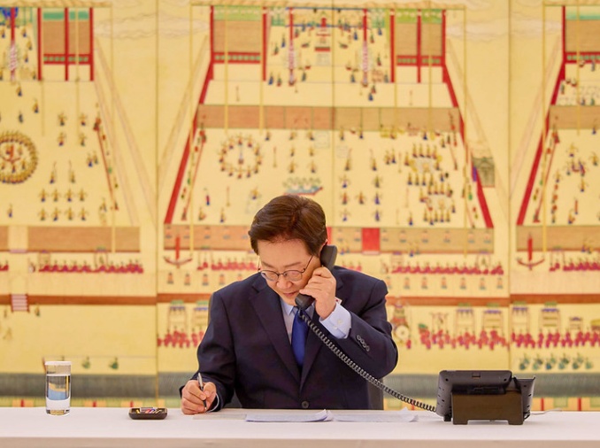 Les présidents Lee Jae Myung et Donald Trump échangent sur les résultats du sommet américano-chinois