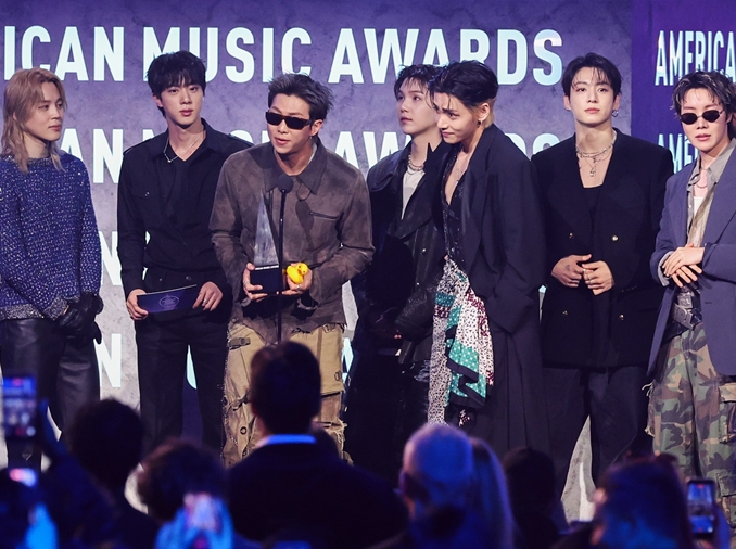 BTS remporte le titre suprême aux American Music Awards pour la deuxième fois