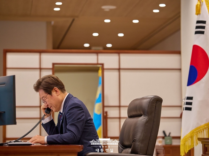Le président Lee Jae Myung s’entretient avec les dirigeants émirati et néo-zélandais