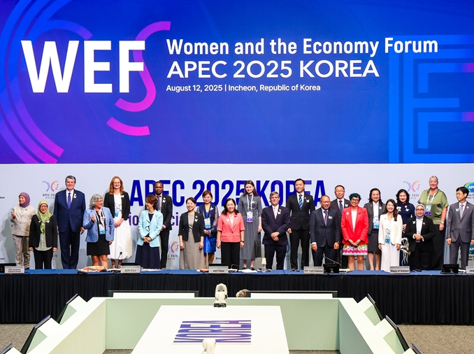 Les responsables politiques de l'APEC chargés de l'égalité des sexes signent une déclaration commune