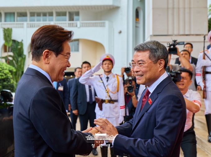 Visite au Vietnam : le président Lee Jae Myung appelle à un « nouveau miracle sur le fleuve Rouge »
