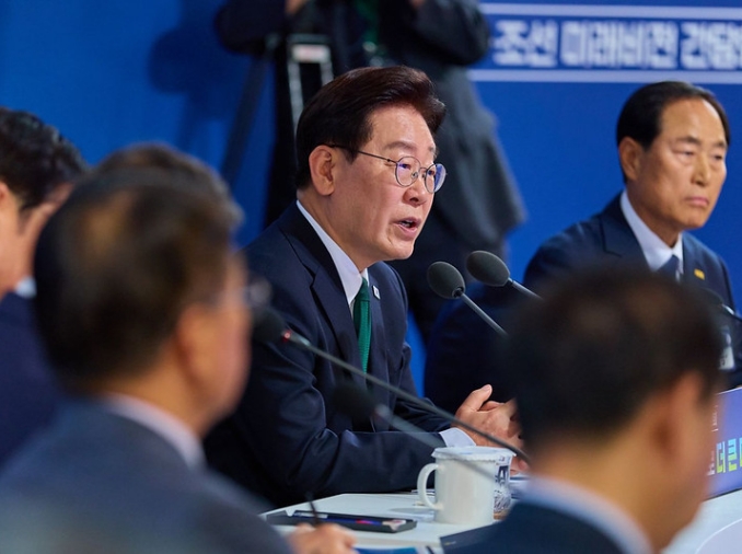 Le président Lee Jae Myung rejette les appels à l’austérité en citant le FMI