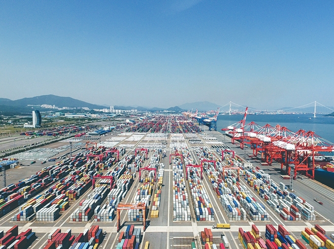 Les exportations coréennes sont restées stables durant la première moitié de 2025