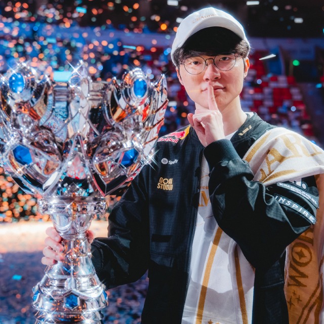 T1 and only: esports giant makes history with LOL three-peat🏆🎉