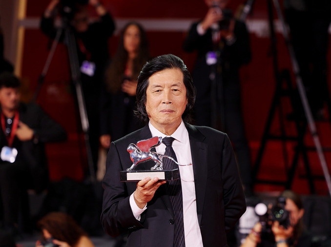 Lee Chang-dong remporte deux prix à la Mostra de Venise 2026 avec « Possible Love »