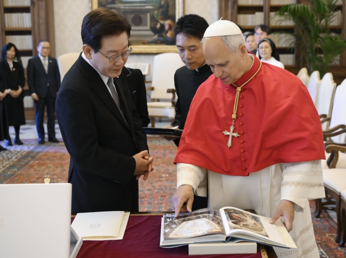 Le président Lee Jae Myung demande au pape Léon XIV de se rendre en Corée du Nord